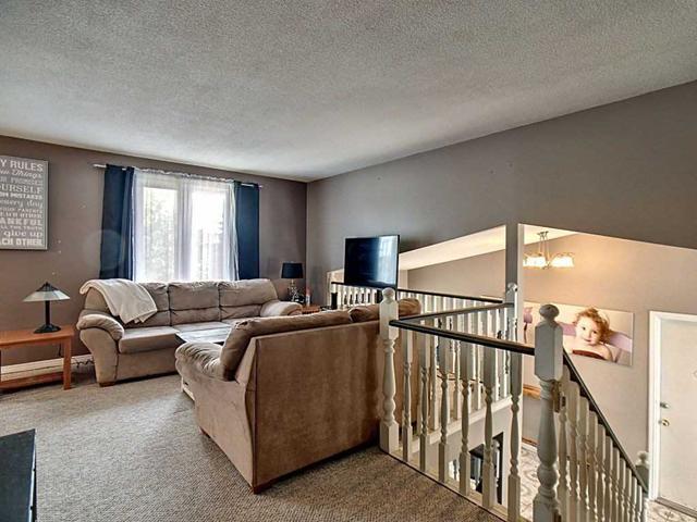 1467 Rushwood Cres