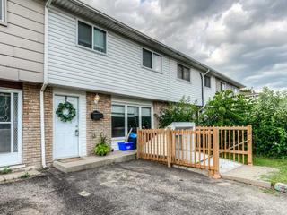747 Parkview Cres