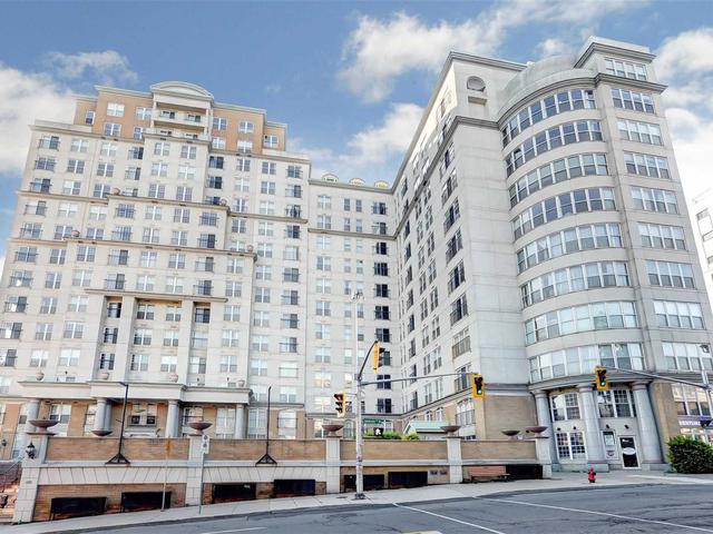 135 James St S, Unit #712