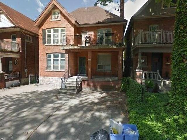 16 Strathcona Ave