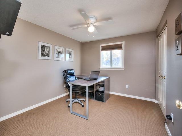 686 Spinnaker Cres