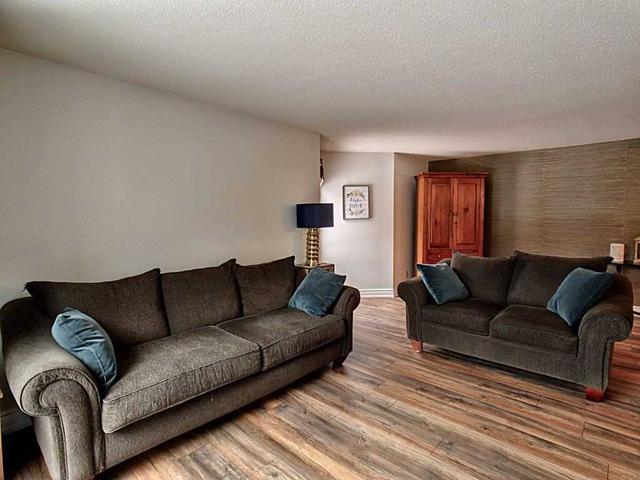 26 - 28 Underhill Cres