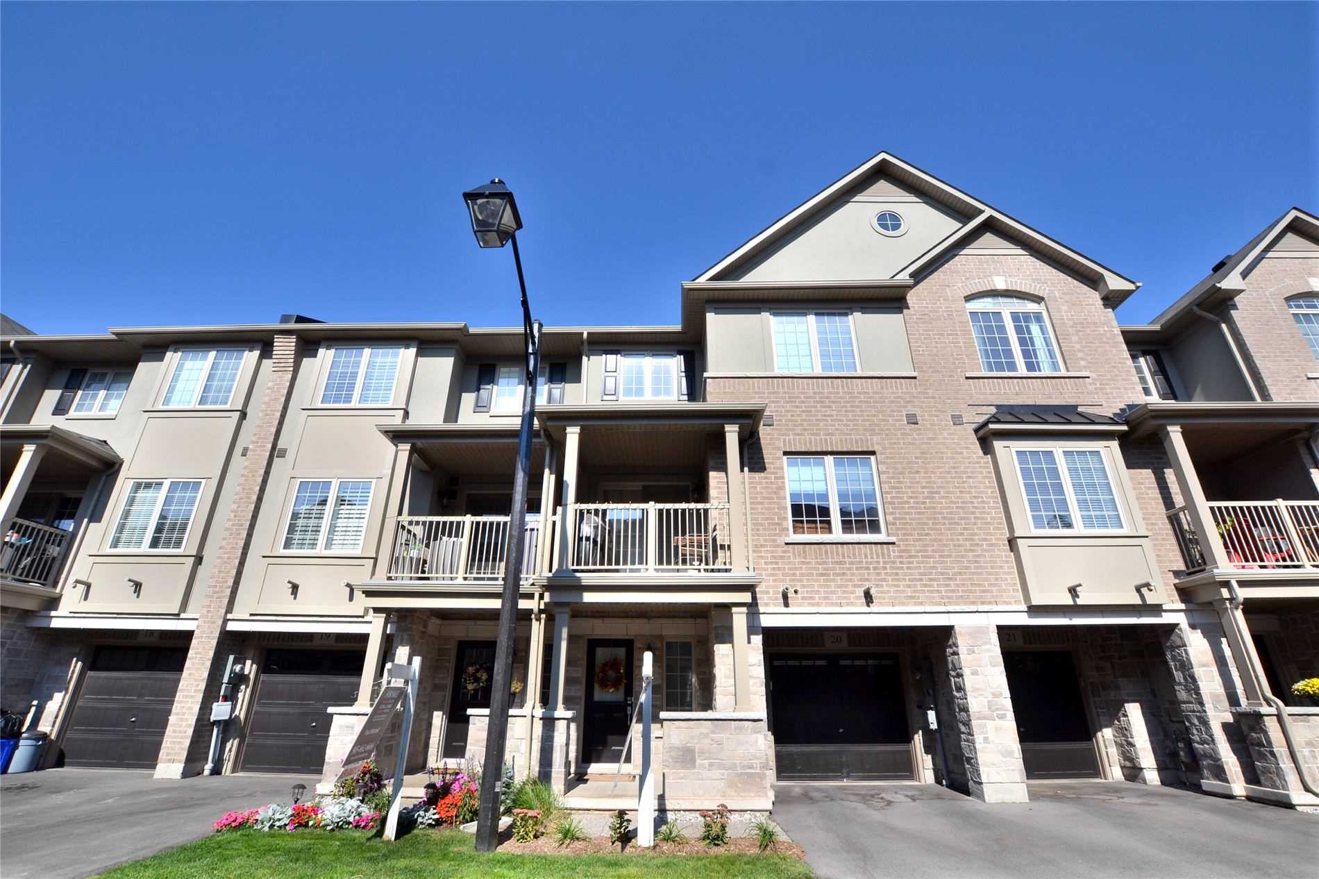 20 215 Dundas St E, Waterdown Leased, X4714087 Condos.ca