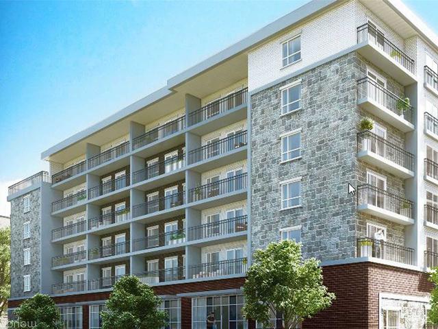 B-209 - 275 Larch St