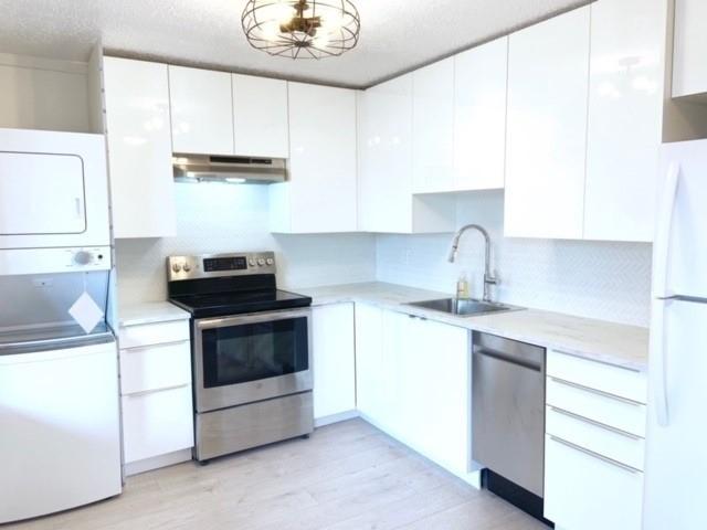 Unit A - 151 Lottridge St