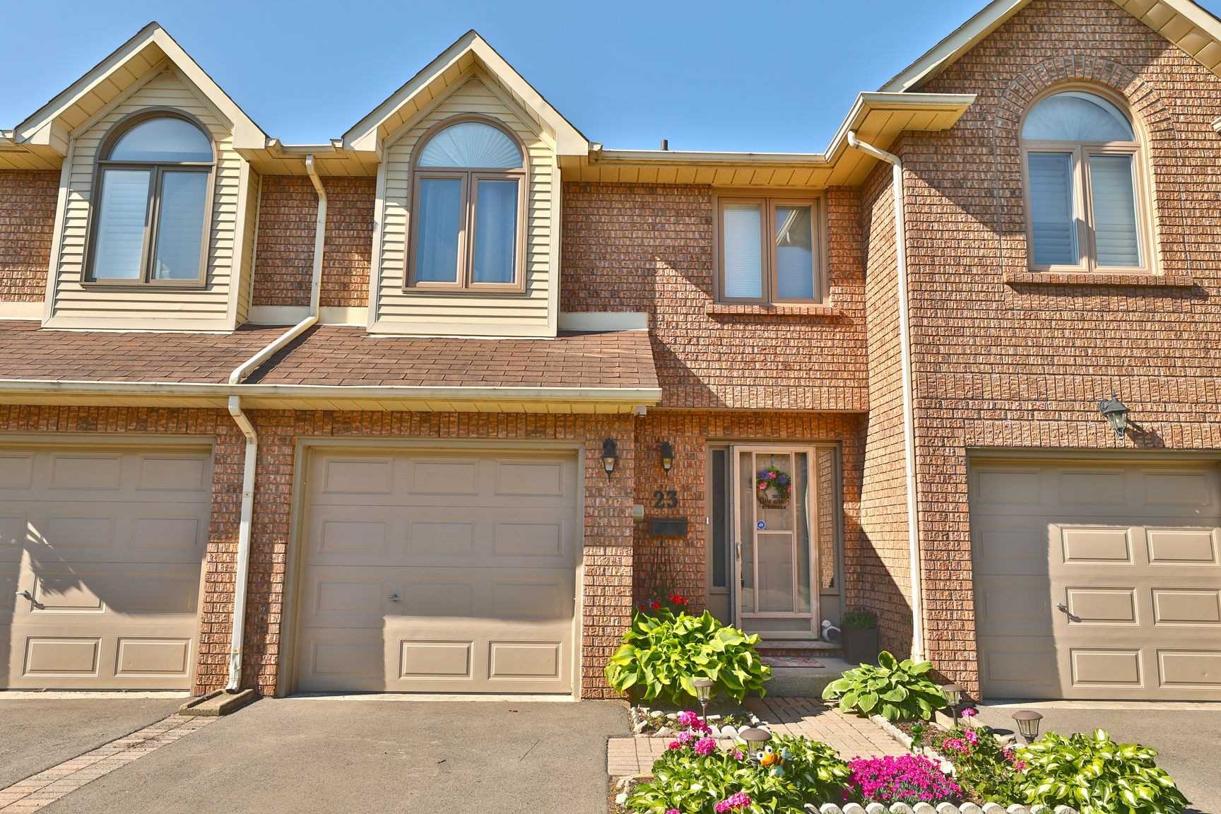 23 502 Barton St, Stoney Creek Sold, X4797051 Condos.ca