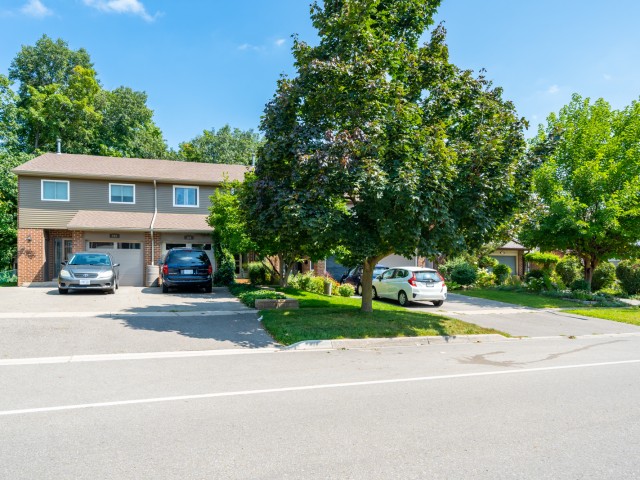 Lynden Circle Townhouses photo