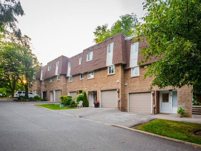 115 Henderson Avenue Townhouses photo