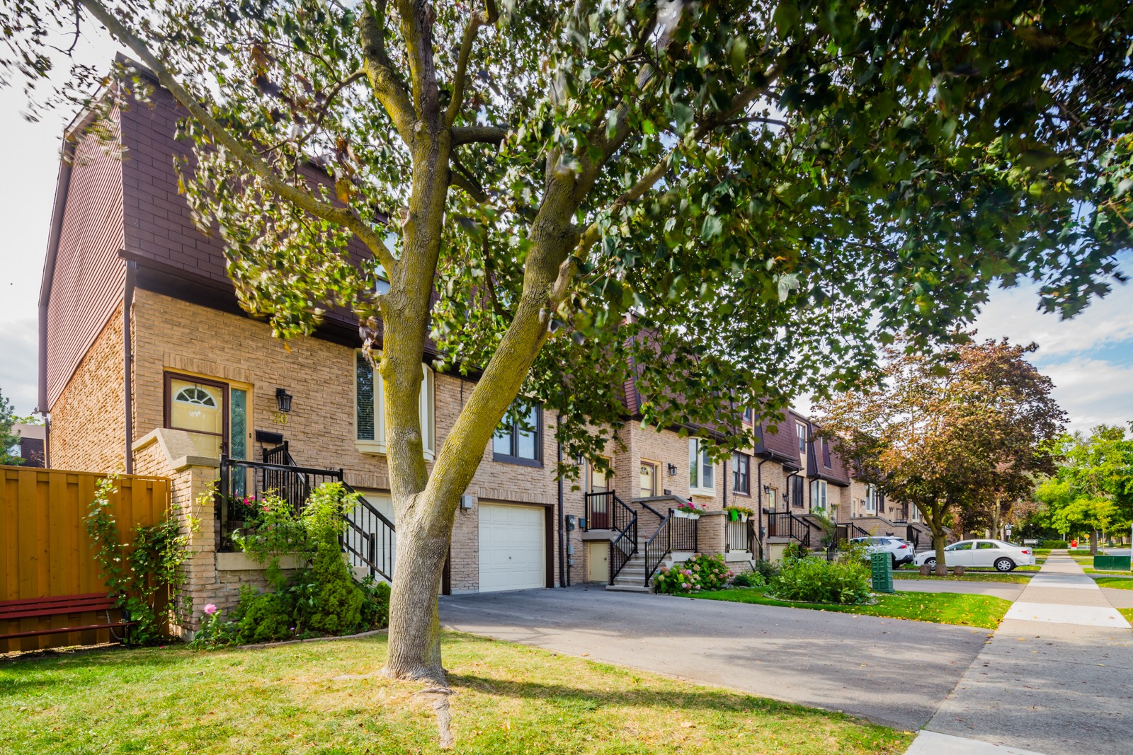 209 Castle Rock Drive Townhouses hero image