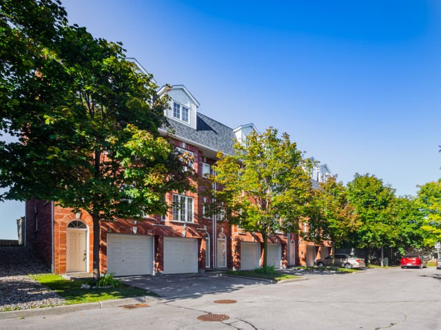 Bethune Way Townhouses photo