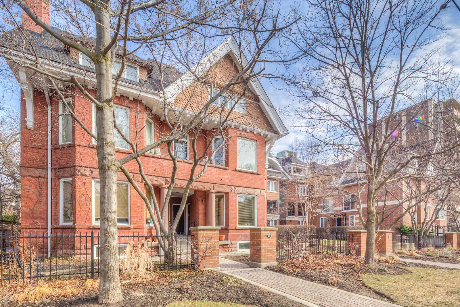 Sloane Square at 217 St George St, Toronto 1