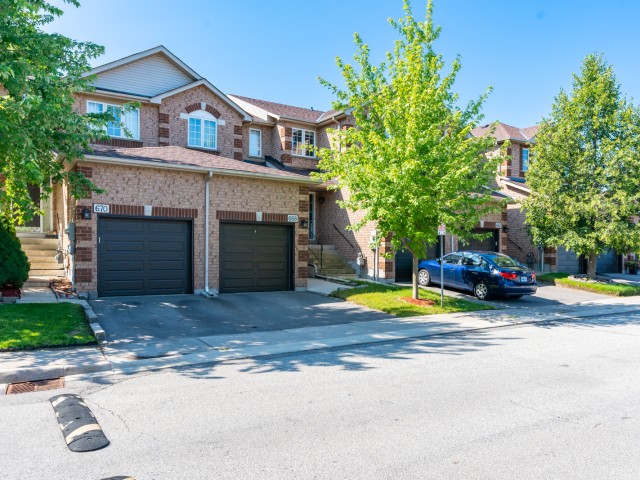 Macnab Gate Townhouses photo