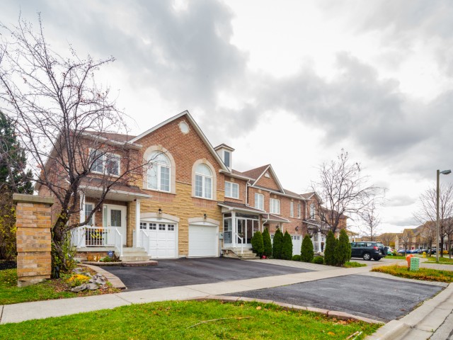 103 Foxchase Avenue Townhouses photo