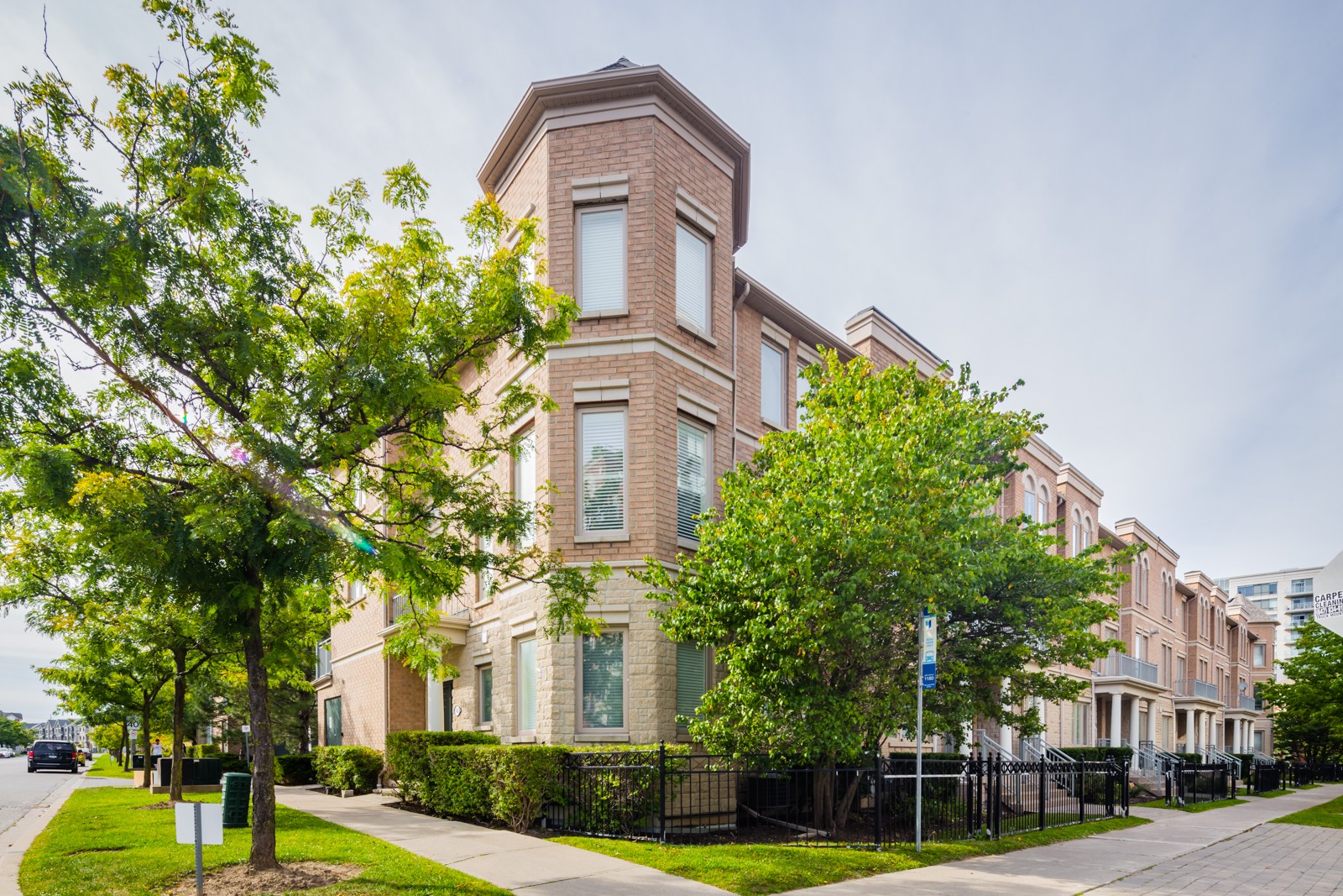 Townhouses at the Galleria 2 Townhouses for Sale & 1 Townhouse for