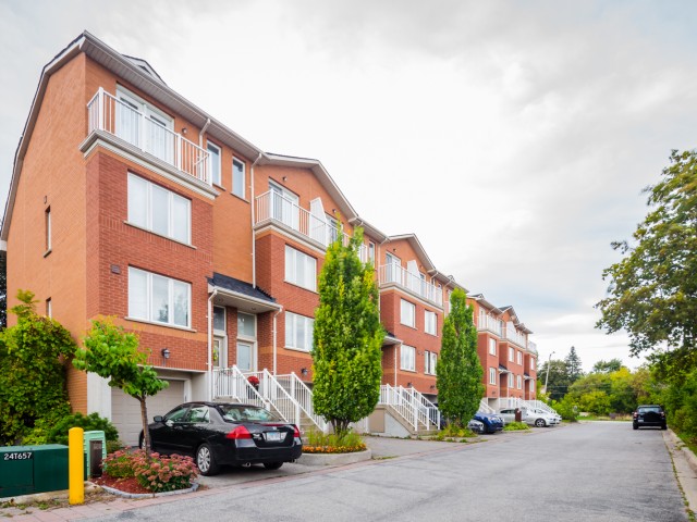 21 Elgin Mills Road West Townhouses photo