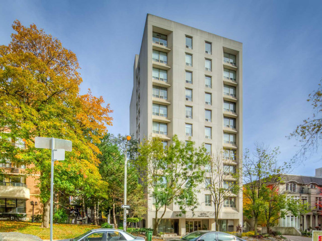 425 Walmer Road Condos photo