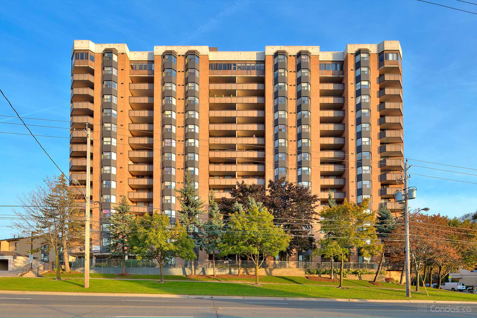 Lakeshore Park Estates Ⅰ at 3845 Lake Shore Blvd W, Toronto 1