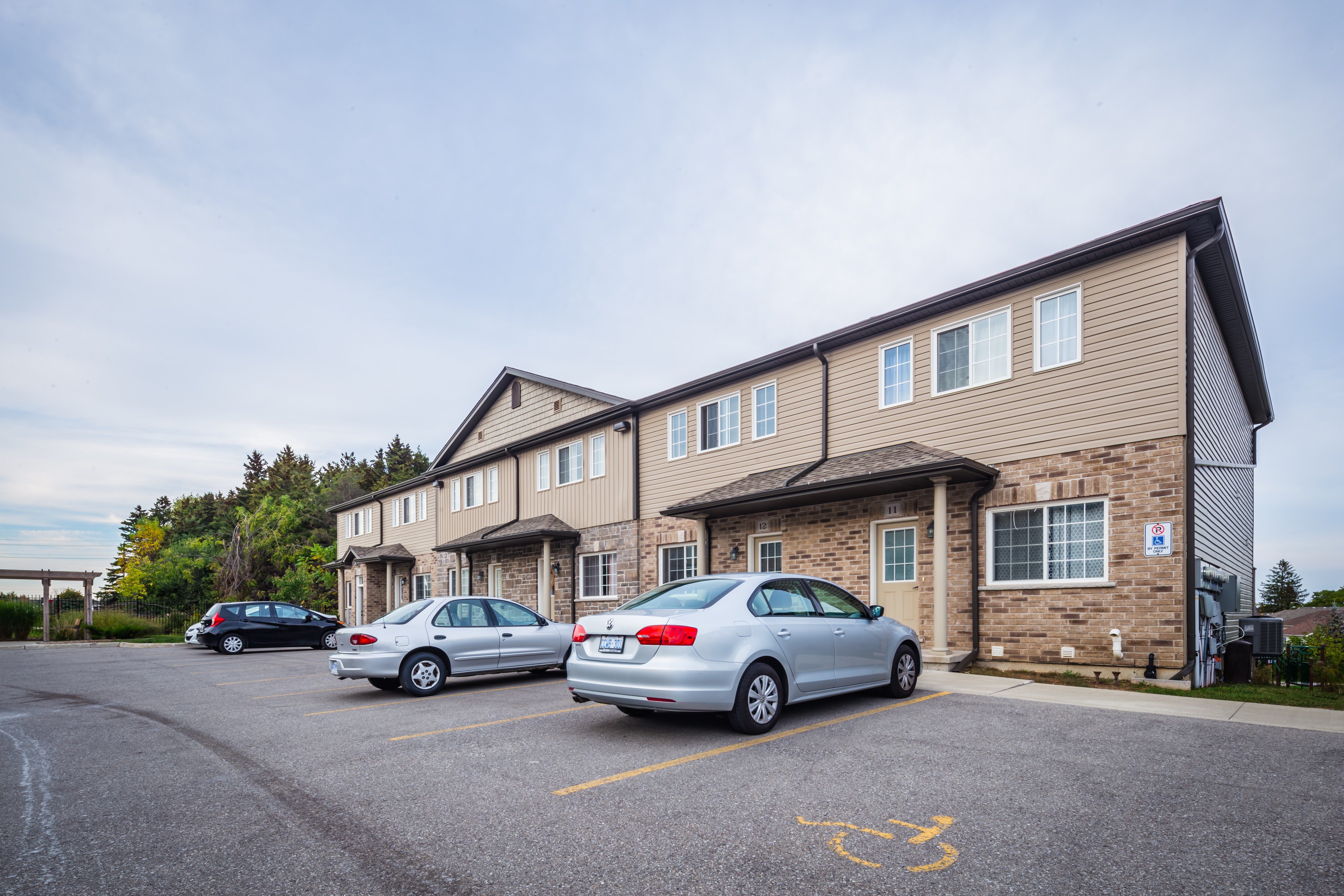 1180 Countrystone Condos at 1180 Countrystone Dr, Kitchener 1