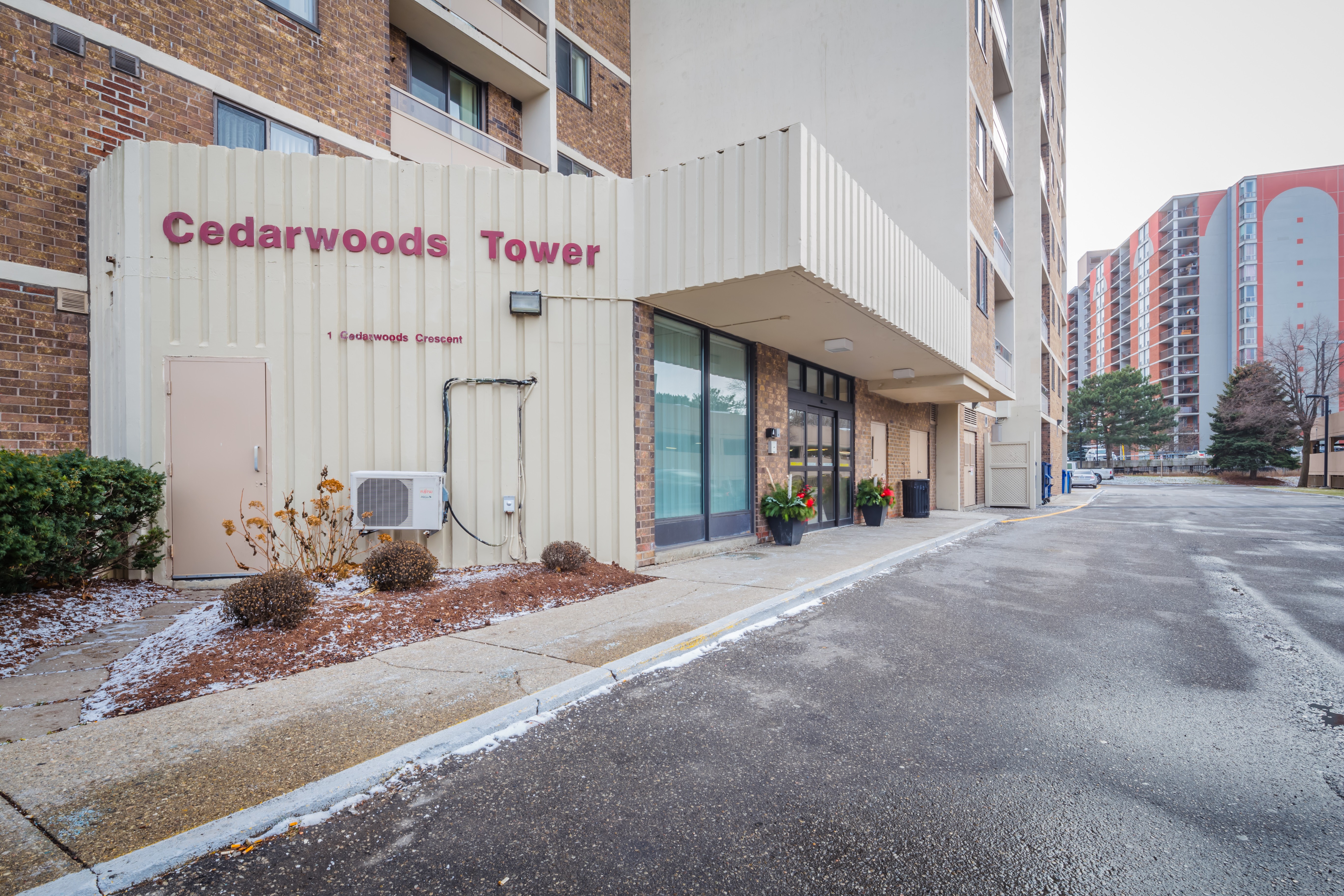 Cedarwoods Tower at 1 Cedarwoods Crescent, Kitchener 1