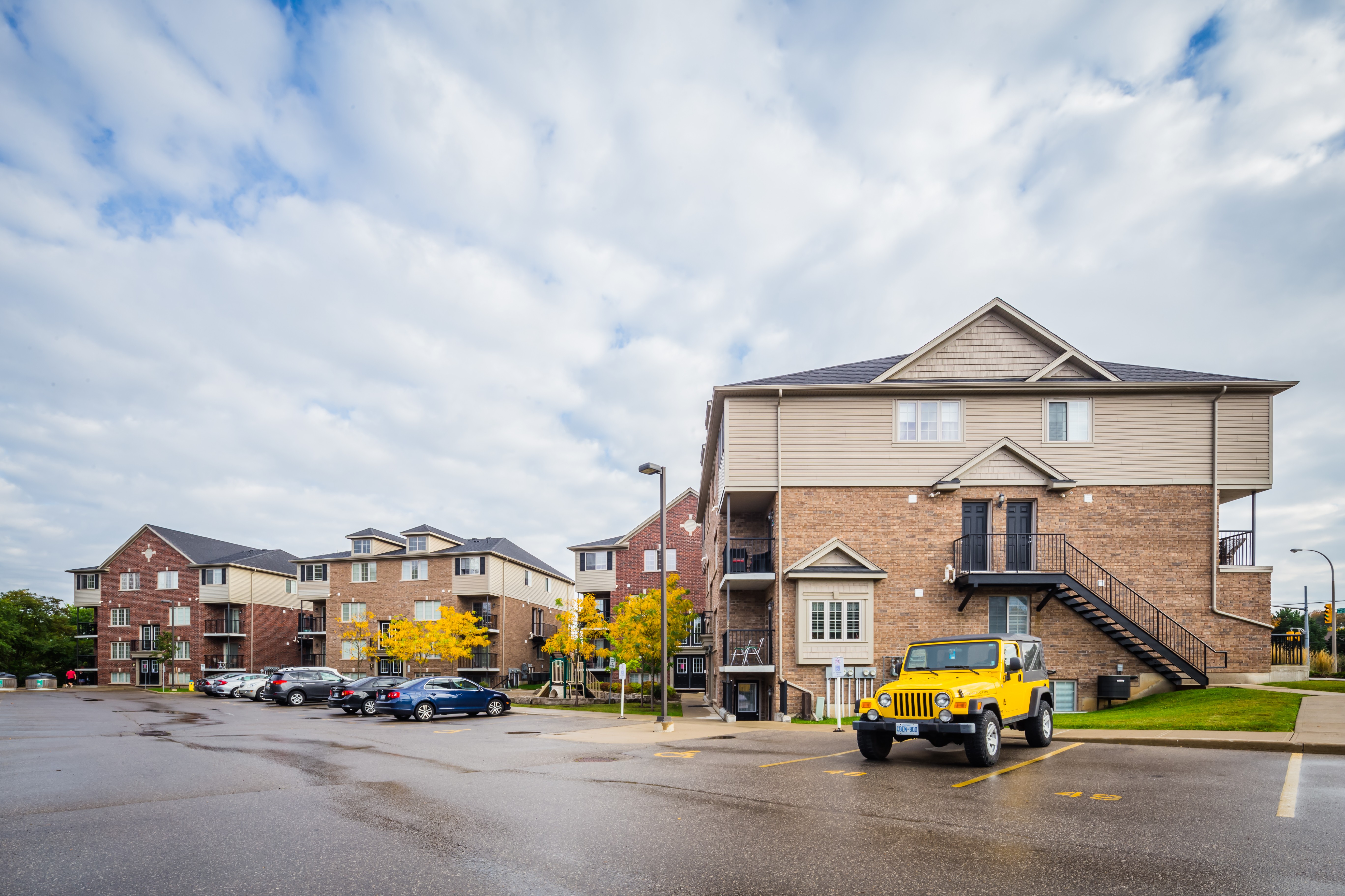 950 Highland Condos at 950 Highland Rd W, Kitchener 1