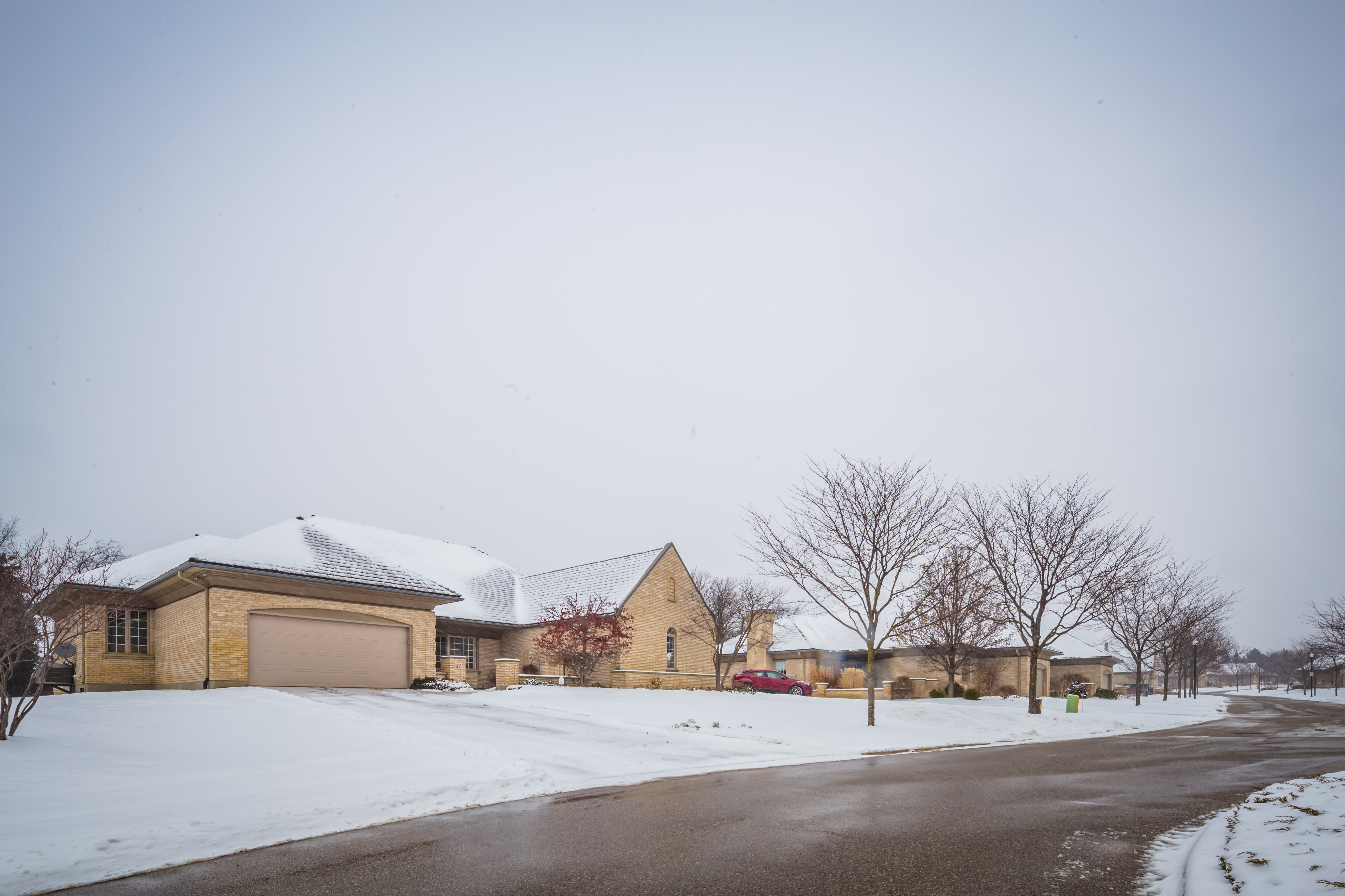 Deer Ridge Heights at 260 Deer Ridge Dr, Kitchener 0