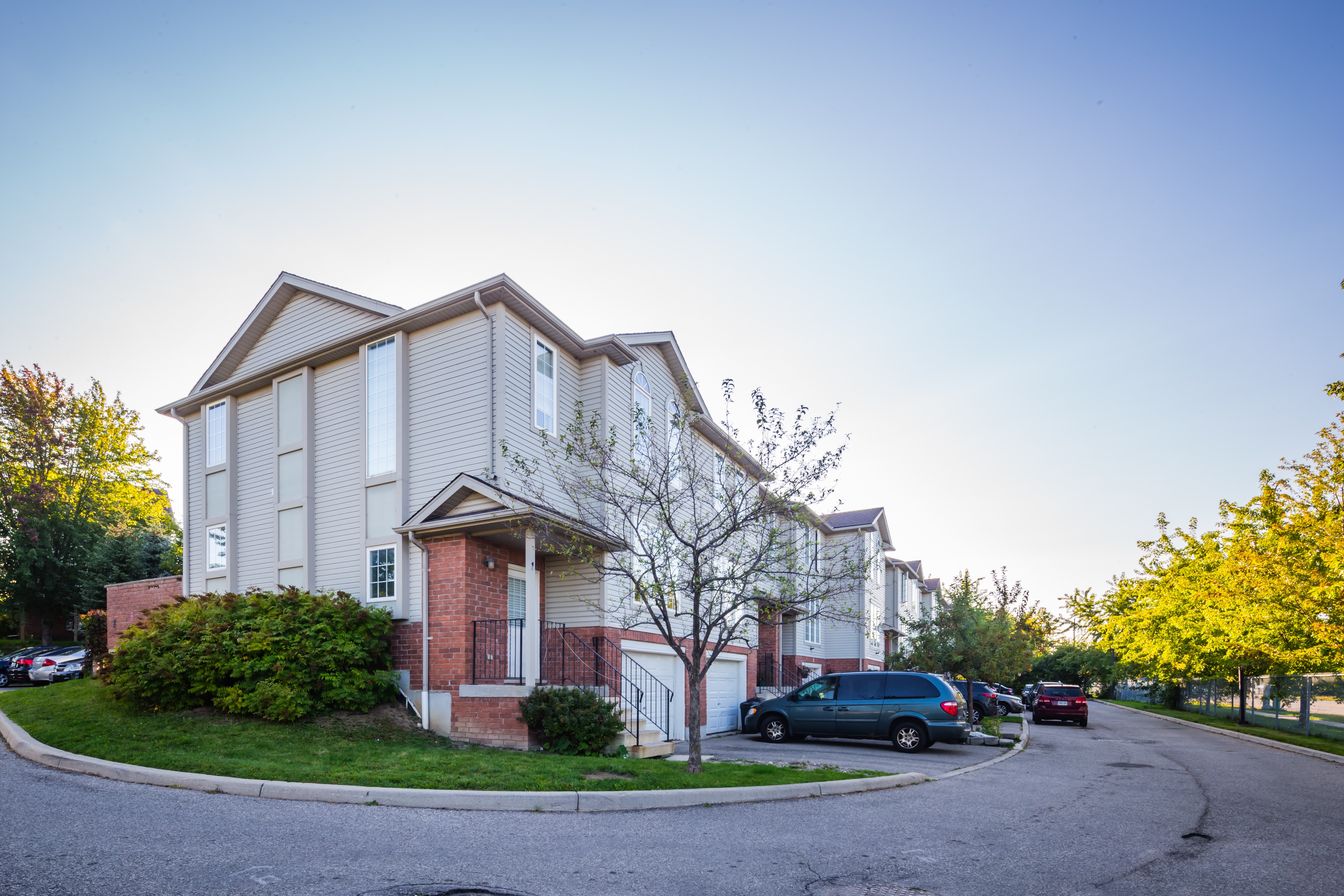 600 White Elm Townhomes at 600 White Elm Blvd, Waterloo 0