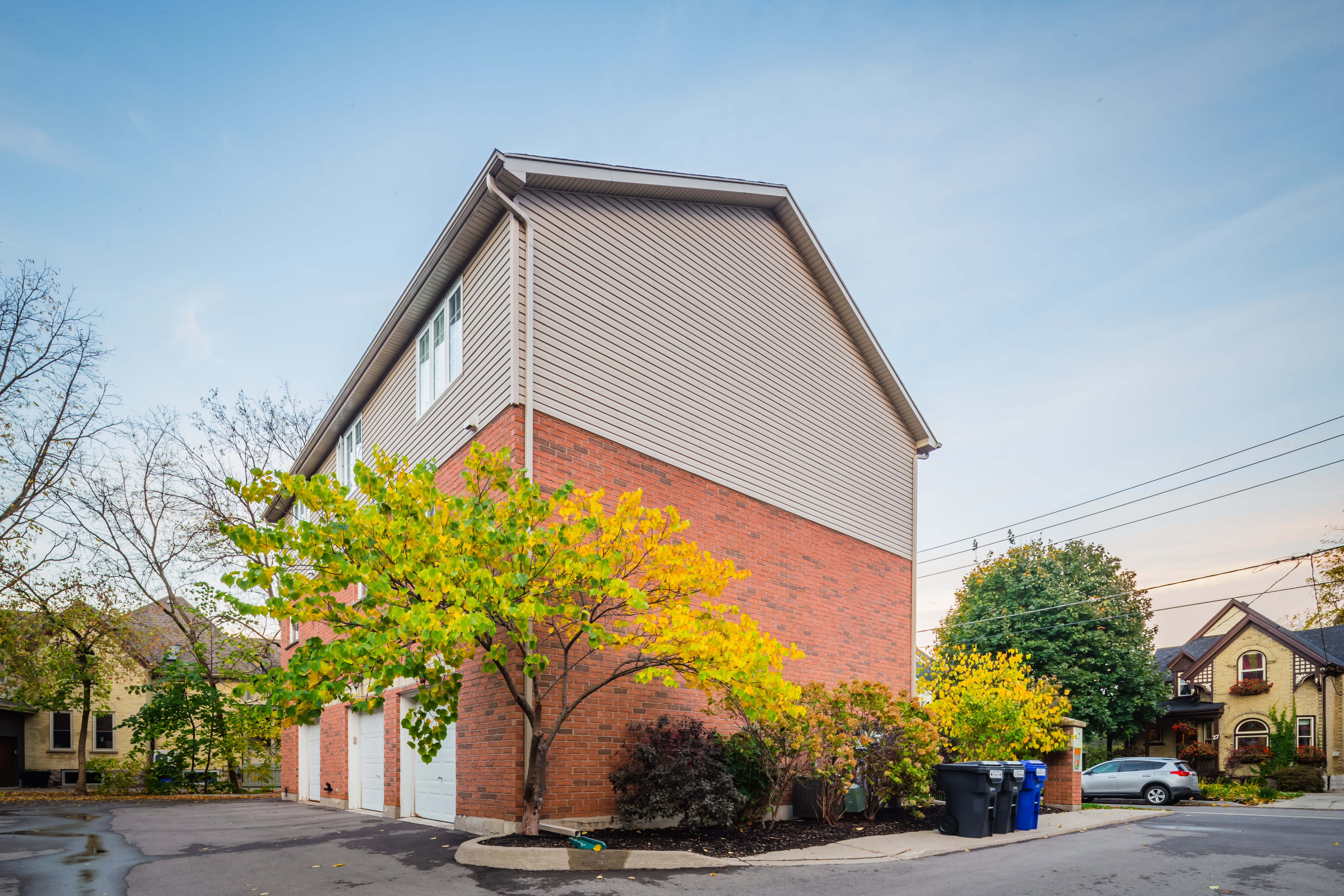 Mansion Square Condominiums at 28 Mansion St, Kitchener 1