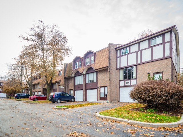 49 Cedarwoods Crescent