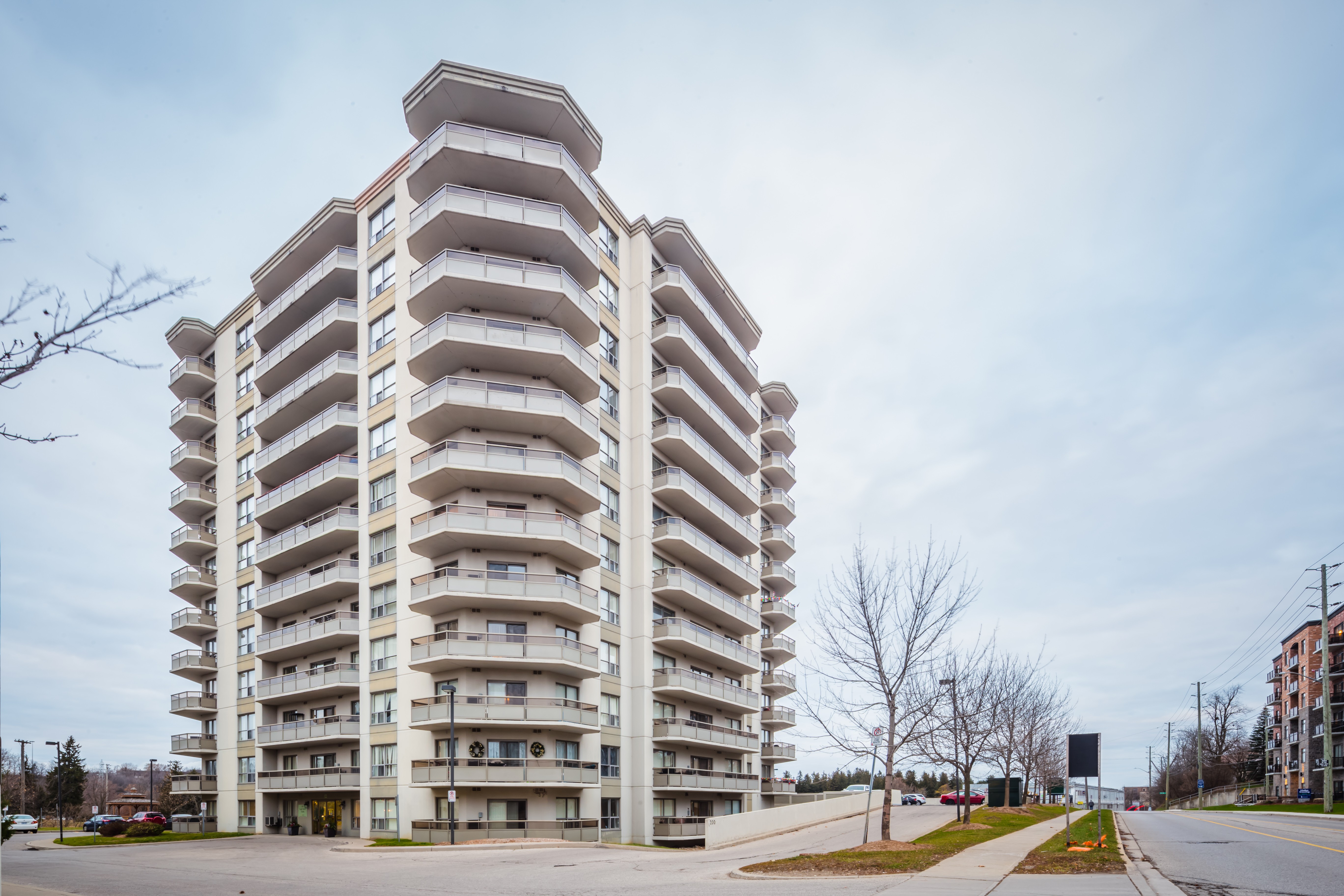 River's Edge at 200 Eagle St N, Cambridge 1