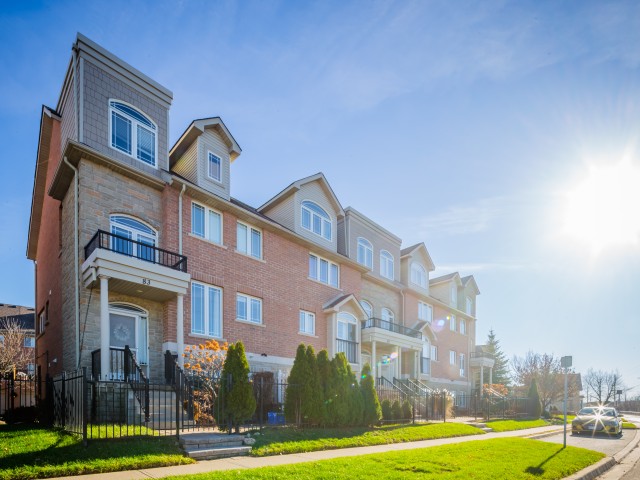 Georgian Square Condominiums hero image