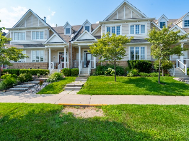154 Carnwith Townhomes photo
