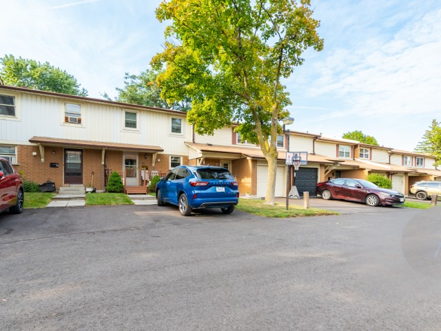 450 Bristol Crescent Townhomes photo