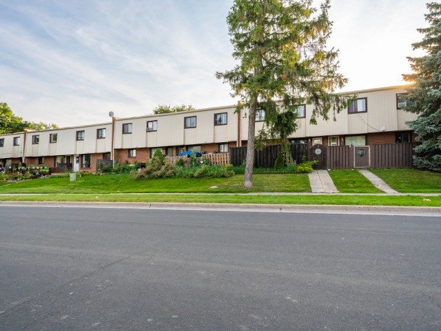 1300 Oxford Street Townhomes photo