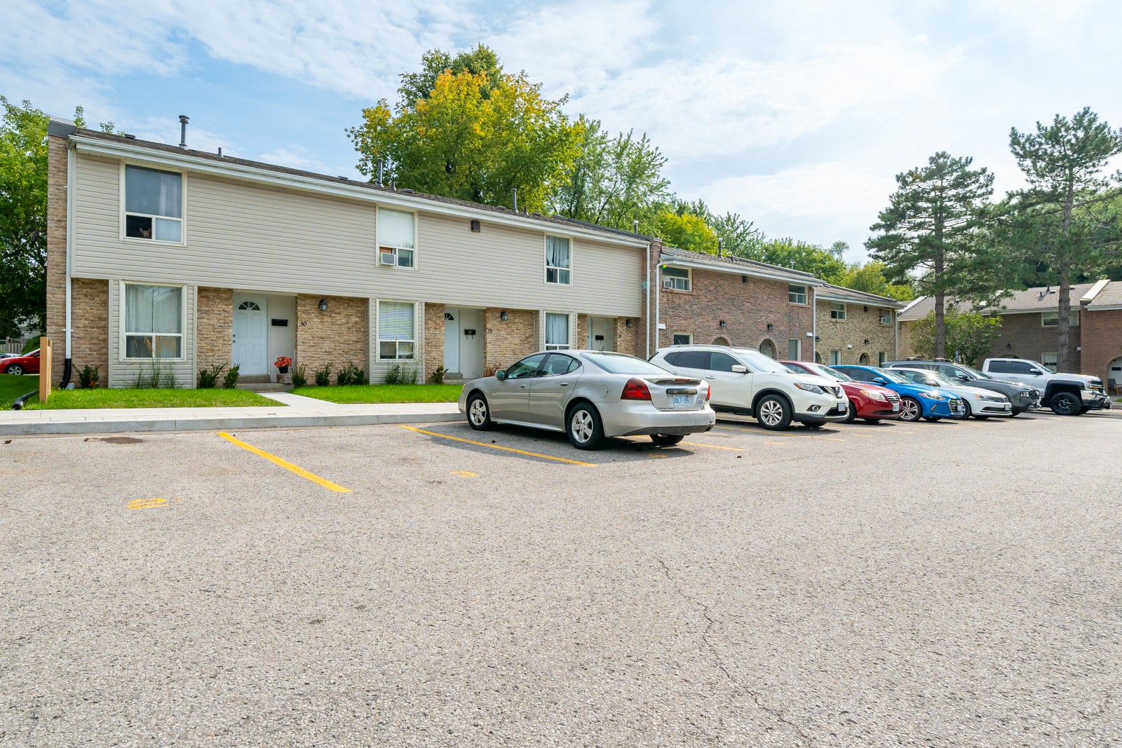 Creekside Townhomes Condos.ca