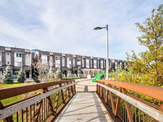 Townhomes at Metrogate photo