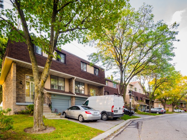 371 Orton Park photo