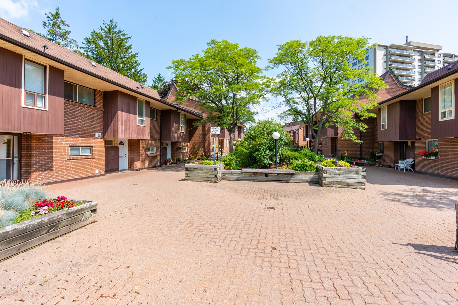 Spanish Villas Townhomes 1 Townhouse for Sale Condos.ca