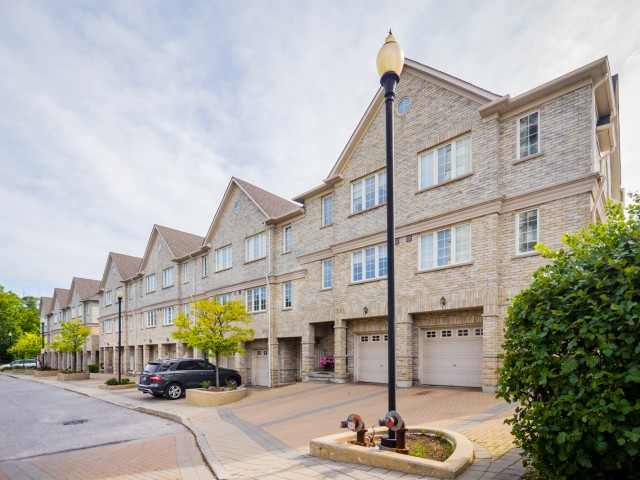 Edgewater at the Galleria Townhomes hero image