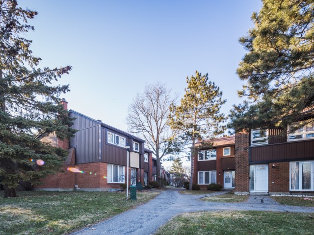 1900 Marquis Avenue Townhouses photo