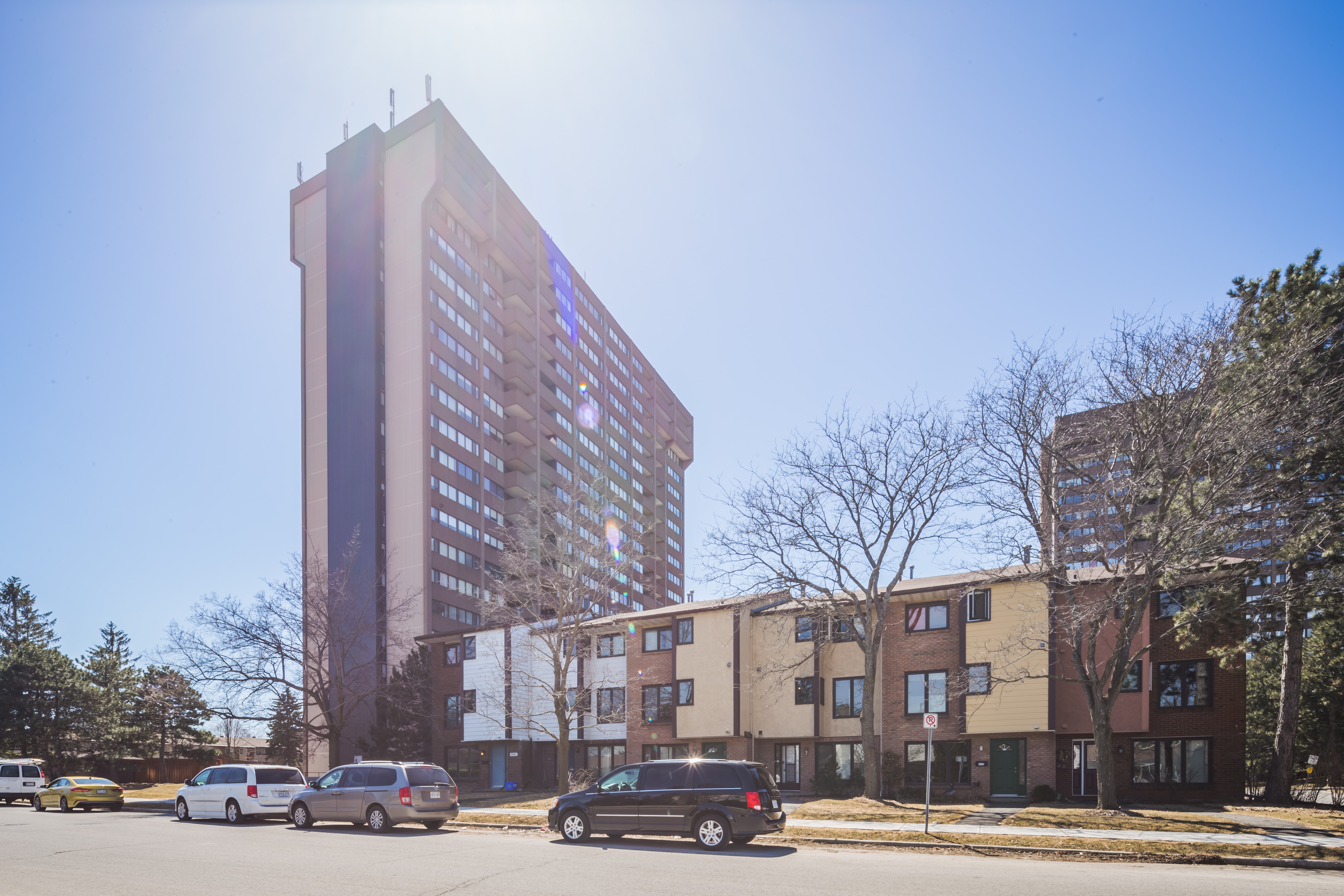 Strathmore Towers Condos | 1285 Cahill Dr, 6 for sale | Condos.ca