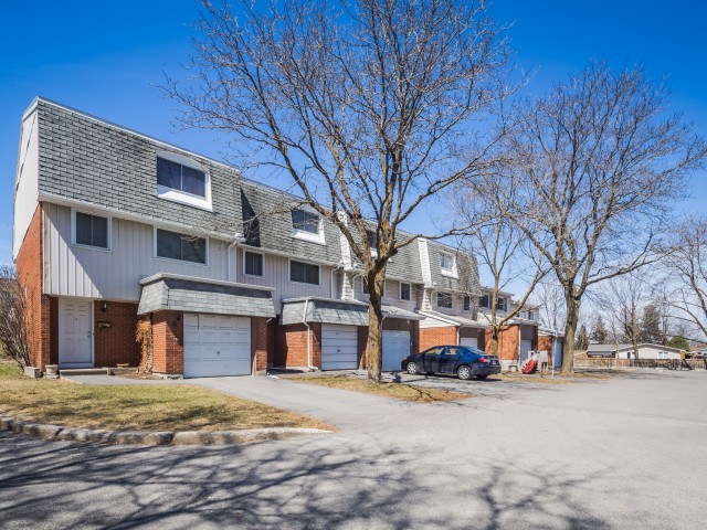 2669 Southvale photo