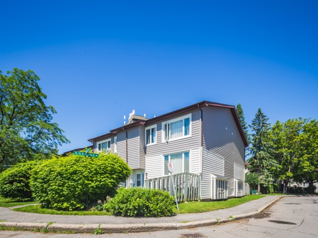 Greenbanner Place photo