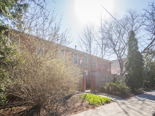 319 Mackay Street photo