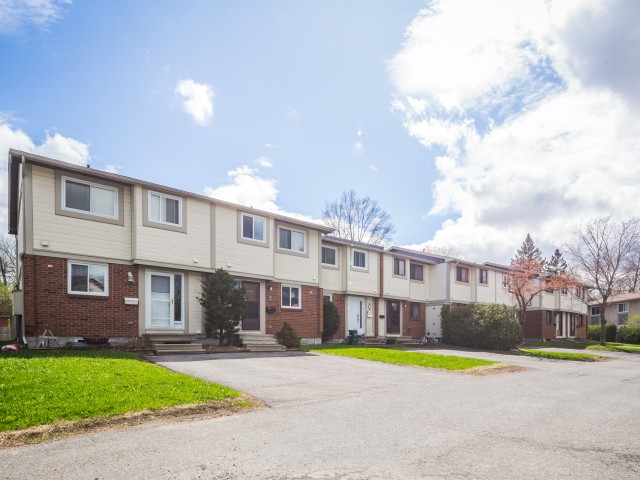 Barrow Crescent Townhomes photo