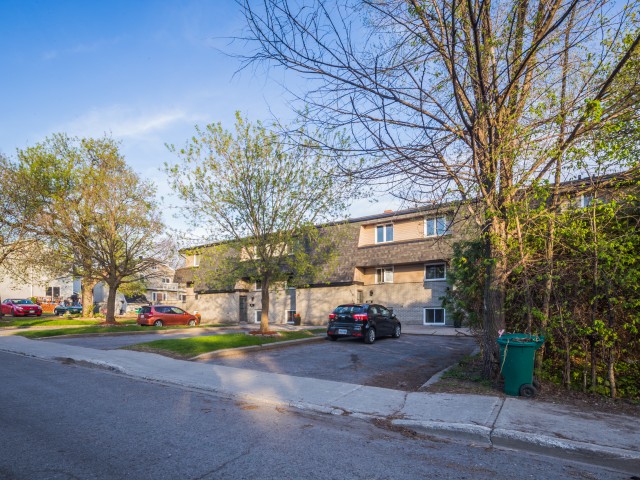 354 Montfort Townhouses photo