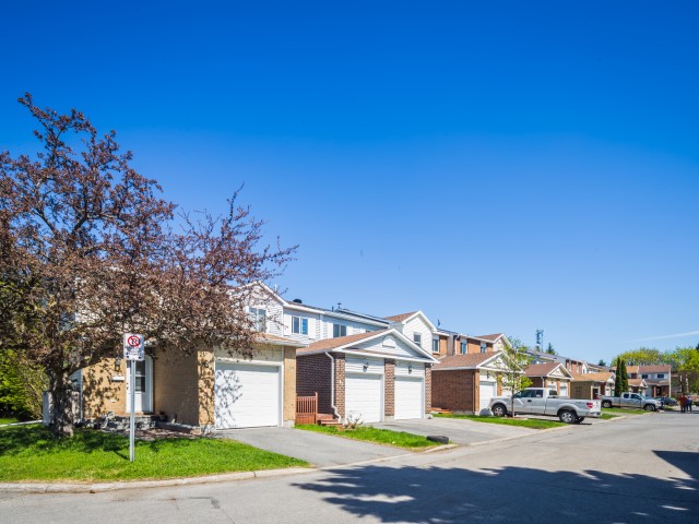 Sunridge Lane Townhouses photo