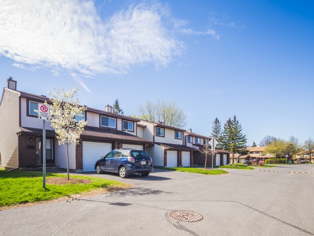 Stokes Crescent Townhouses photo