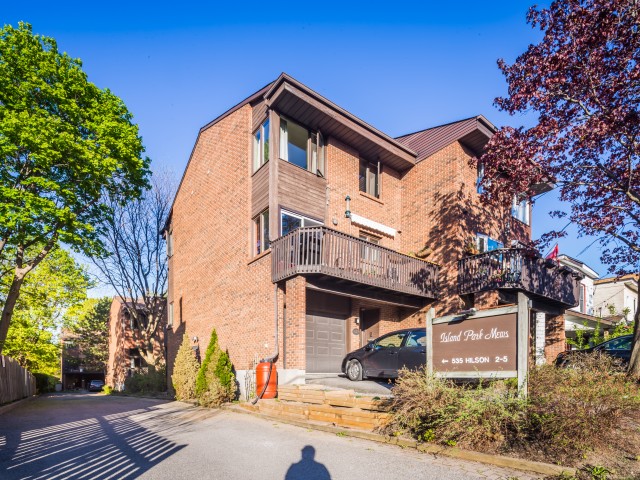 Island Park Mews photo