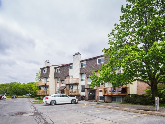 1585-1587 Goth Avenue photo