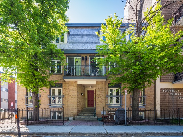 200 Cumberland Street Condos photo